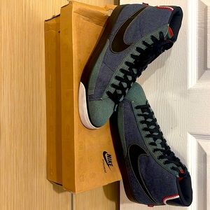 Brand New pair of size 10 dead stock BLAZER MID PREMIUM ND!